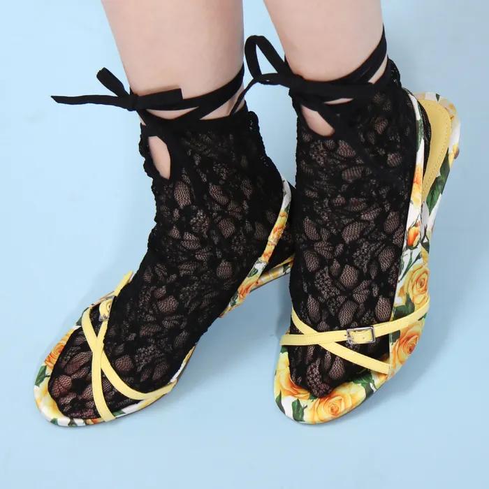 Ankle strap lace socks (black)