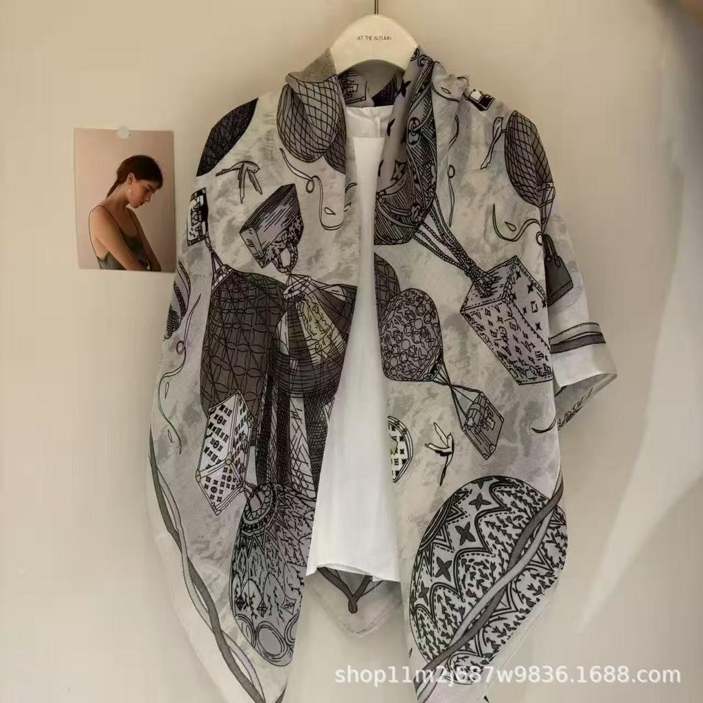 Classic Chain Decor Printed Women S Elegant Versatile Fashion Square Scarf