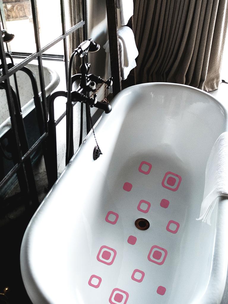 30pcs Safety Shower Tapes Pedal Adhesive Sticking Bathtub Bathroom Colorful Anti Slip Sticker Floor Anti-skid Pad Stickers