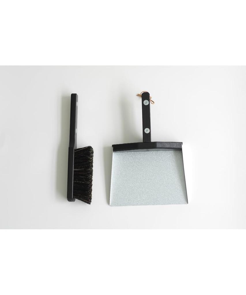 IDEA PORT Reszta Magnetic Brush Black Dustpan Cleaning Magnet Mini Made In Set, Broom, Set, Duster, Tools, Included, Tabletop, Size, Wooden,