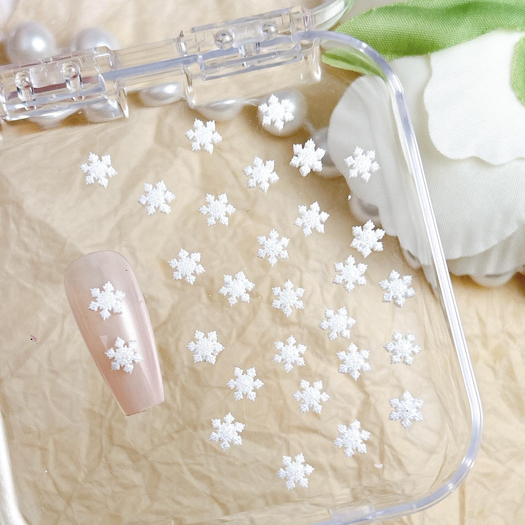 

Winter Christmas Snowflake Nail Art Resin 3D Snowflake DIY Resin Handmade Wearable Nail Decorations Small Size