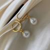 French-style Elegant Freshwater Pearl Earrings, a Delicate and Luxurious Accessory for Women, Featuring a Minimalist Korean Design