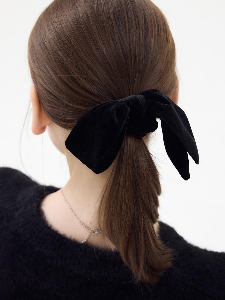 L'Ombrillant Ribbon Velvet Black Scrunchie