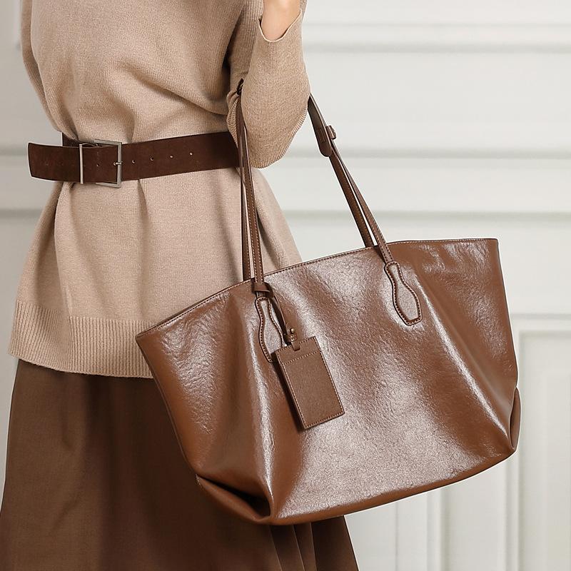 Genuine Leather: Niche Large-capacity Tote Bag, High-end Quality Commuter Shoulder Bag, Large Bag