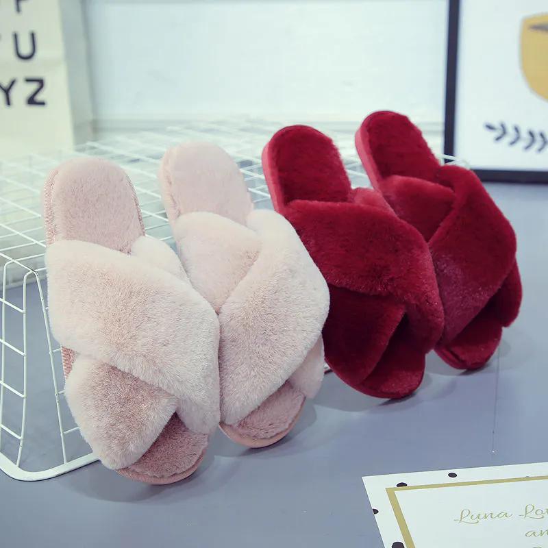 Pantoufles chaudes et moelleuses pour femmes, confortables, en fausse fourrure, pour l'intérieur, plates et douces, tongs pour célébrités féminines