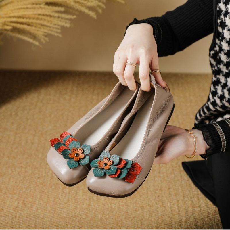Spring Shallow Mouth Retro Leather Flat Bottom Comfortable Flower Single Shoes Soft Sole Women's Shoes Do Not Fall Off the Heel