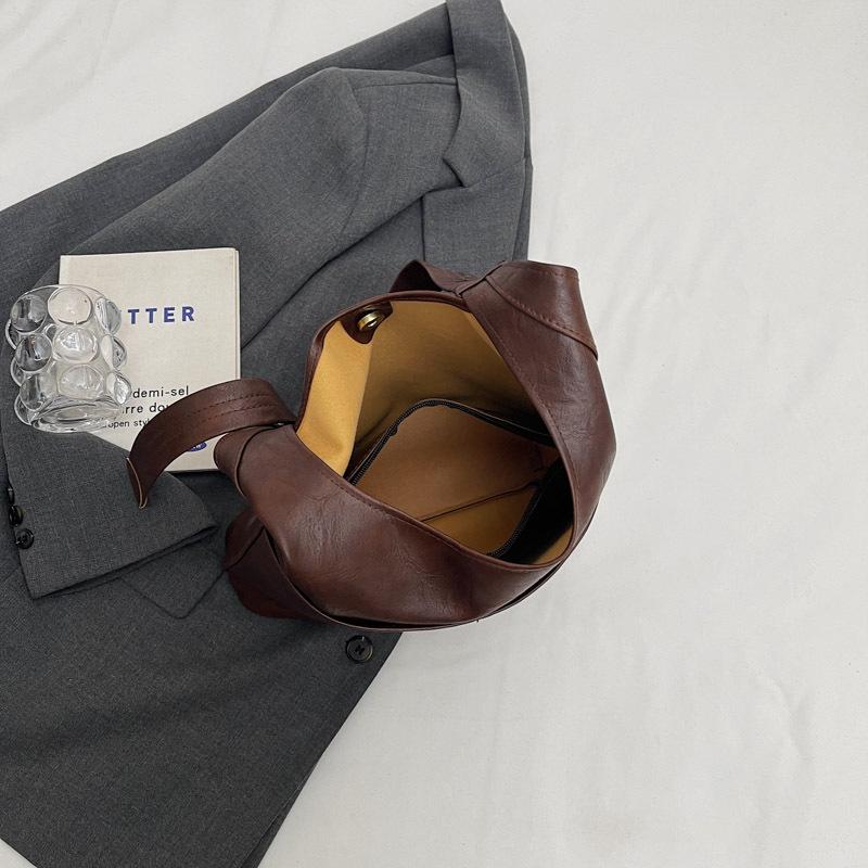 Retro underarm bag women 2025 texture commuting large capacity shoulder portable tote bag trend versatile simple style