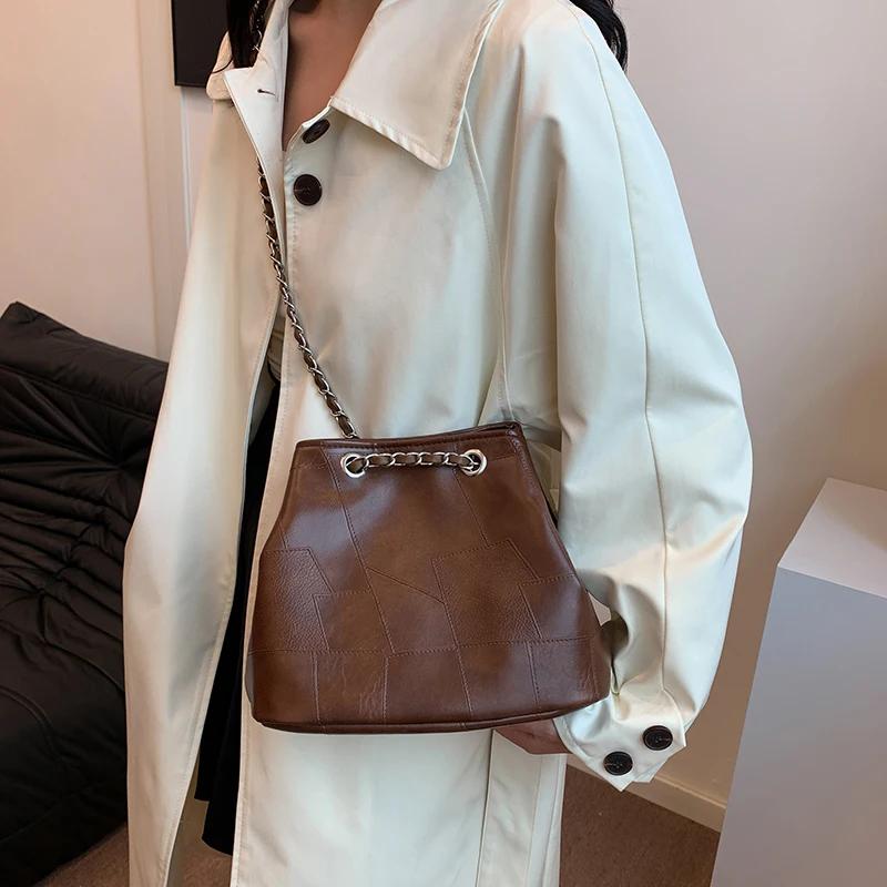 Pequenas bolsas de ombro de couro emendado para mulheres 2024 inverno Y2K tendência da moda coreana bolsa feminina bolsa de balde bolsas femininas e bolsas