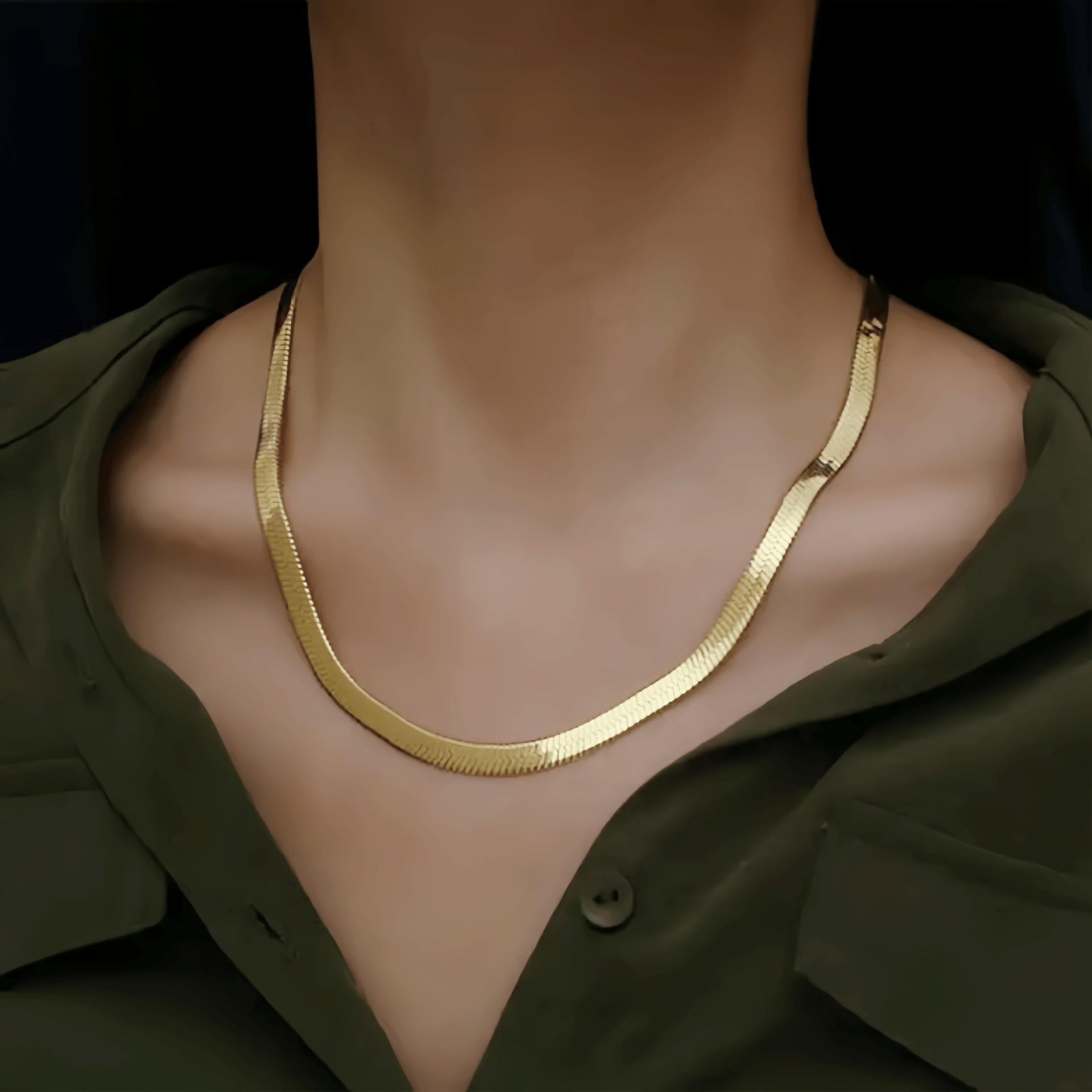 

Unisex Titanium Steel Blade Chain Necklace – Trendy Flat Chain for Men and Women