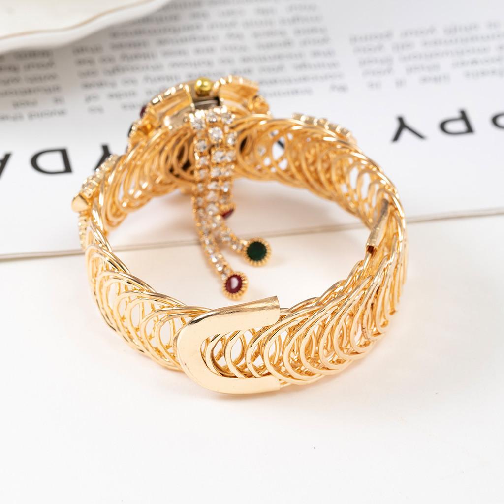 Fashion Gold Bracelet Watch For Women With Quartz Movement And Sparkling Accents