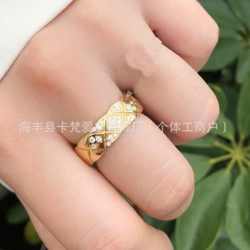 Elegant Coco-Style Mid-Band Ring with Diamond Accents: Minimalist, Versatile, Timeless Luxury.