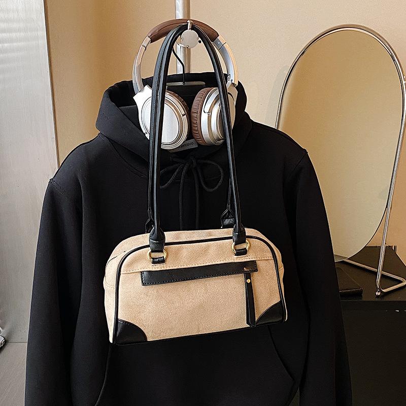 

Simple and versatile bag women s large capacity 2025 new autumn and winter retro niche single shoulder underarm bag commuter pillow bag хакі