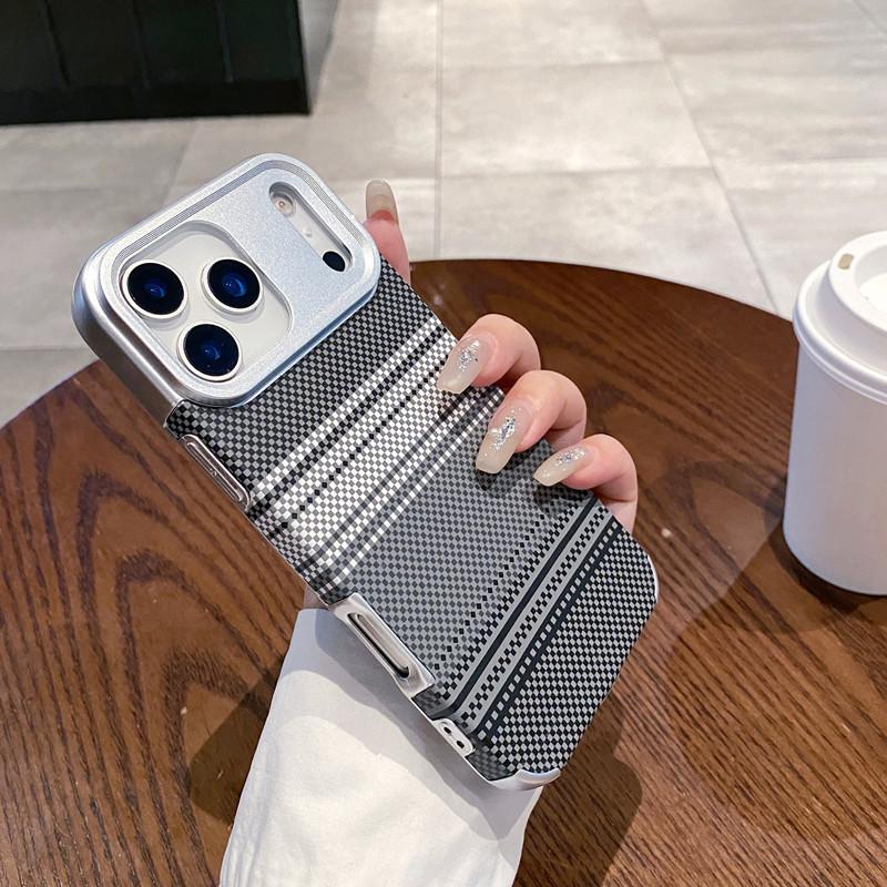 

Applicable To IPhone17 Carbon Fiber Plaid Mobile Phone Case Skin Feeling Apple 16proMax Kevlar Anti Fall Protection Case Q6216QQ-iPhone13proMax