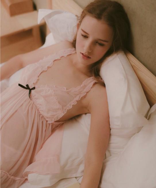 

Сексуальная женская ночная рубашка из чистой пряжи, комплект трусиков с глубоким V-образным вырезом, кружевная женская одежда для сна One Size розовый