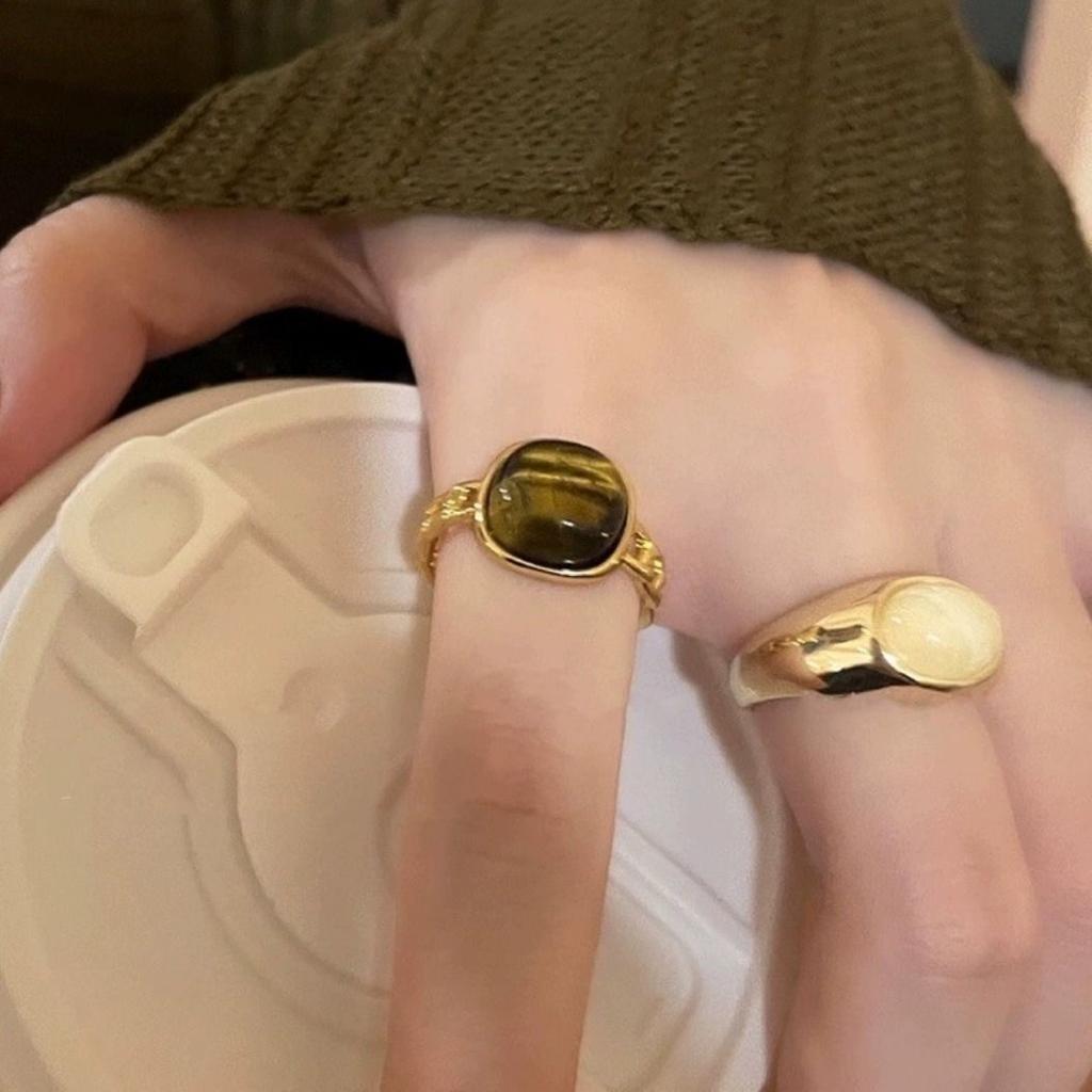 Autumn and winter retro Maillard cat eye open ring high-end niche design index finger ring Internet celebrity personality ring