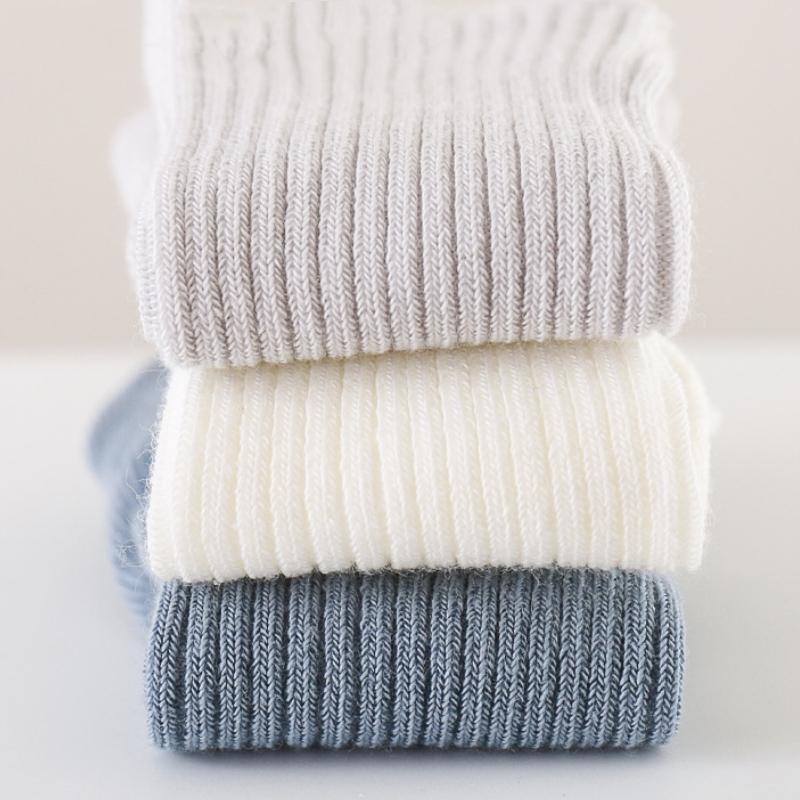 Skarpetki niemowlęce dla dziewczynek i chłopców jesienno-zimowe z kreskówkowymi zwierzętami antypoślizgowe skarpetki podłogowe miękkie bawełniane skarpetki dla niemowląt