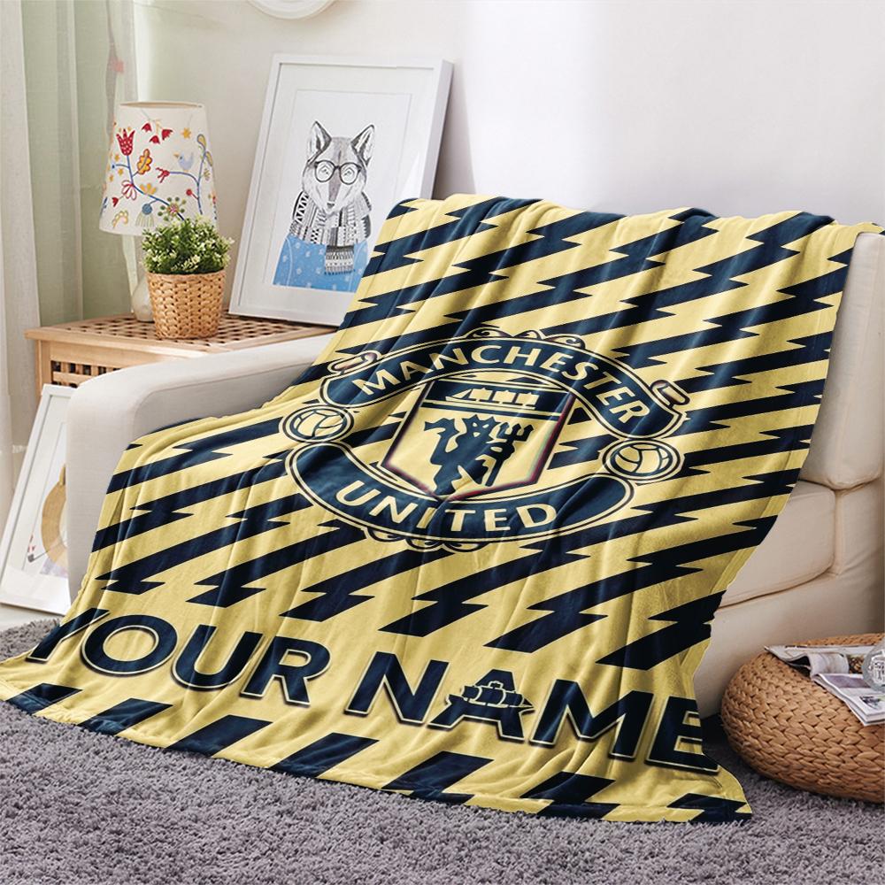 1PC Custom Name Manchester United FC Patterned Flannel Blanket Suitable For All Seasons for Home Decor Warmth and Comfort Gifts Holiday Present_xia