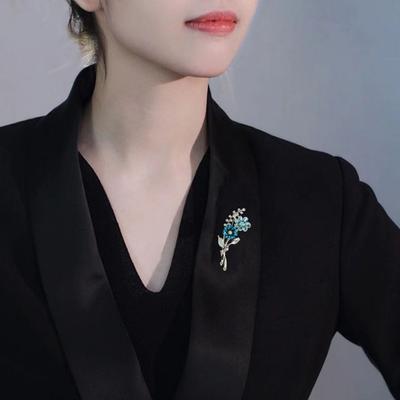 Elegant Flower Bouquet Shape Brooch Shining Rhinestones Inlaid Pin Suit Lapel Shawl Enamel Badge Coat Accessories