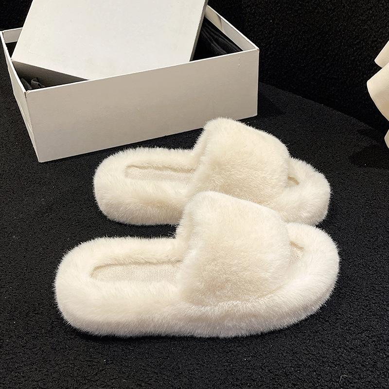 Internet Celebrity Popular Fluffy Shoes Women Wear 2025 New Autumn Chain Fashion Go Out Thick Soled Plush Cotton Slippers