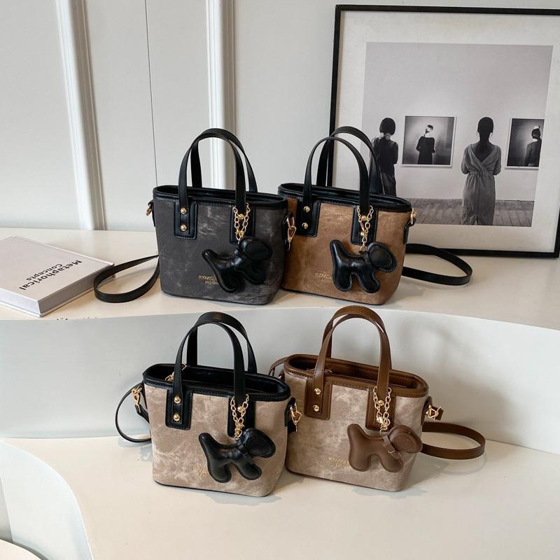 Niche high-end small bag women's new trendy and versatile shoulder messenger bag fashionable portable bucket bag