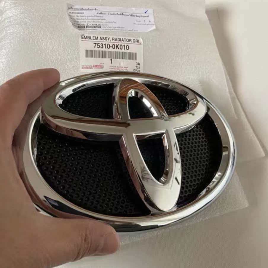 FOR TOYOTA HILUX SR5 REVO ROCCO 2015-2020 LOGO EMBLEM BADGE chrome plating silver 19CM HILUX REVO 15-20 серебряный