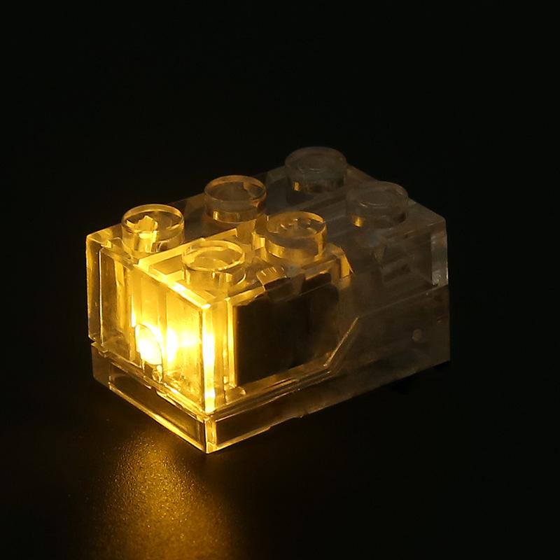 

Luminous LED Gold Building Blocks Toy with Flashlight - DIY Educational Small Particle Set with Colorful Accessories 1.5*1.6*2.7CM