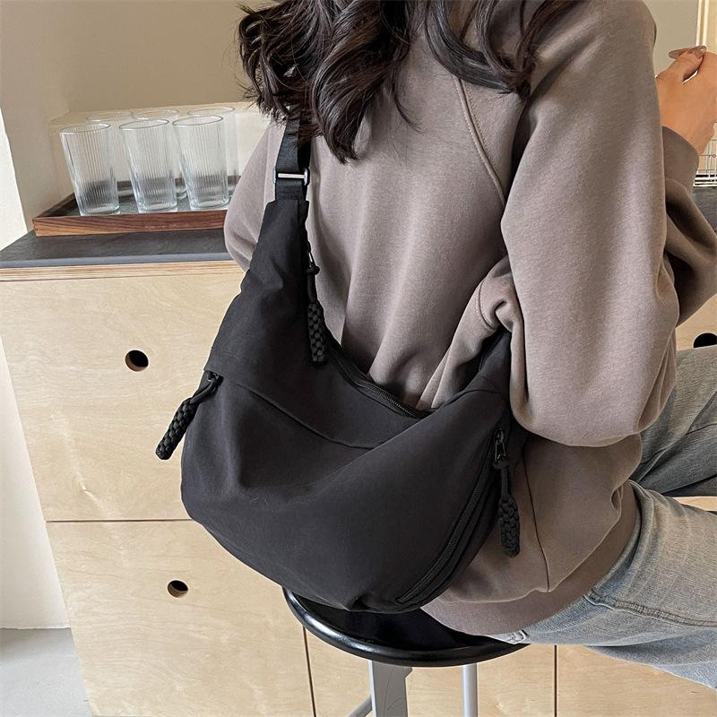 Retro Crossbody Underarm Bag: Luxury Women's Shoulder Handbag