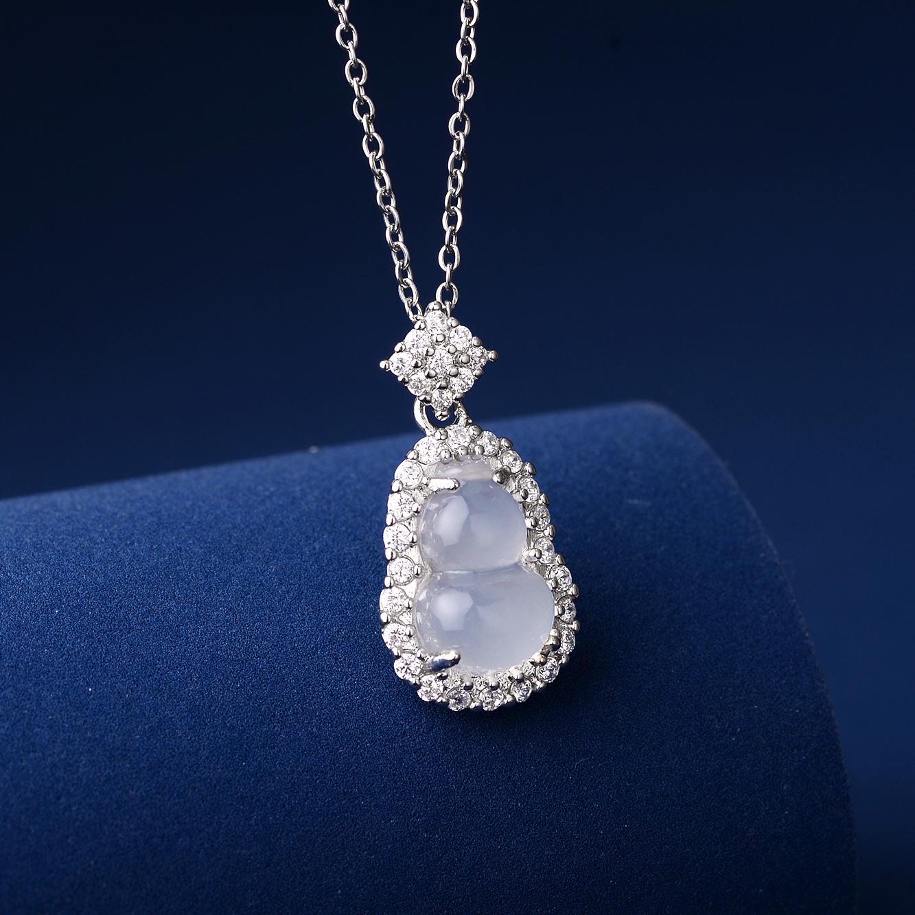 Chalcedony Small Fu Lu Pendant Necklace - Women s Chinese Retro Style Clavicle Chain