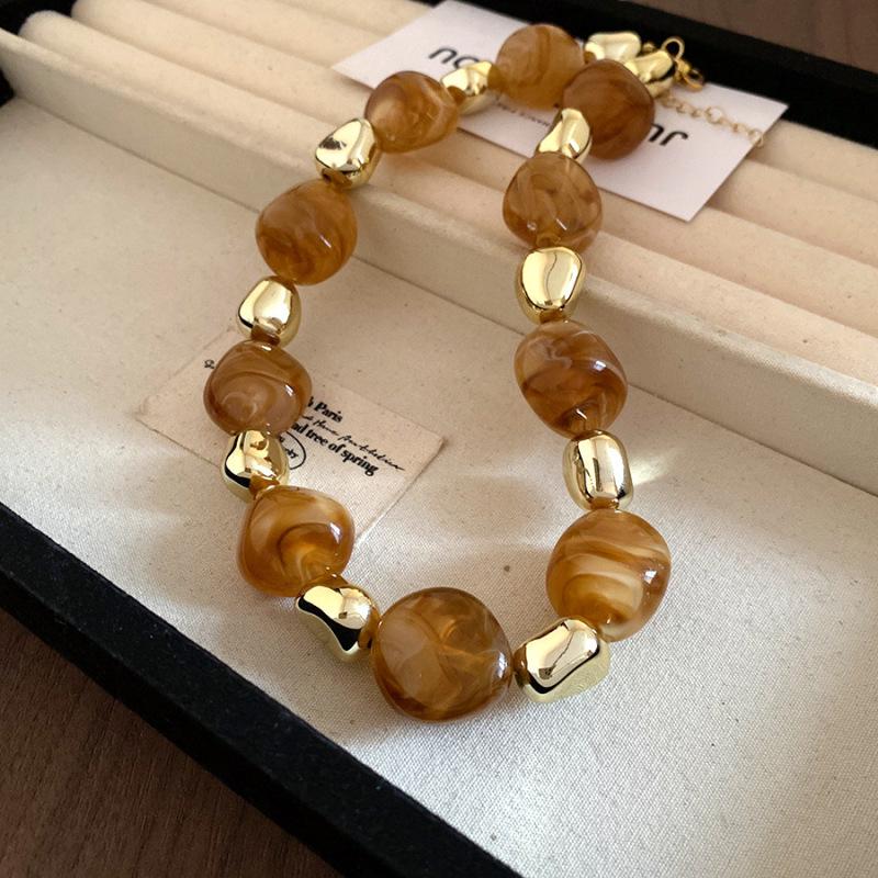 Elegant Summer Acrylic Beaded Necklace: Fashionable Round Clavicle Chain Jewelry