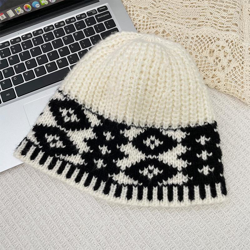 Niche designer retro plaid knitted hat children's autumn and winter new versatile warm ear protector wool hat