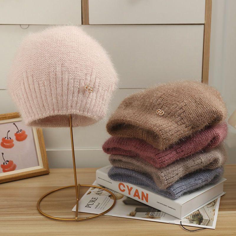 Dámská podzimní/zimní silná pletená vlněná a sametová čepice