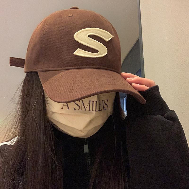Baseball Fashionable Black Cap With S Letter Design For A Trendy Look