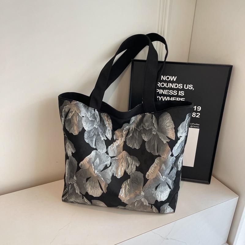 

Niche design underarm bag trendy personality 2025 commuter Korean version fashion shoulder large capacity new tote bag