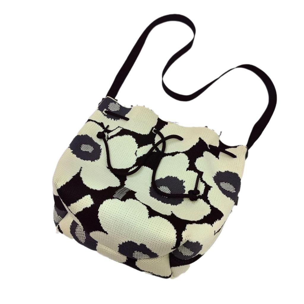 Nowa Dwukolorowa Torba Kwiatowa ze Sznurkiem: Elegancka pleciona torebka damska na ramię w stylu miejskiego szyku