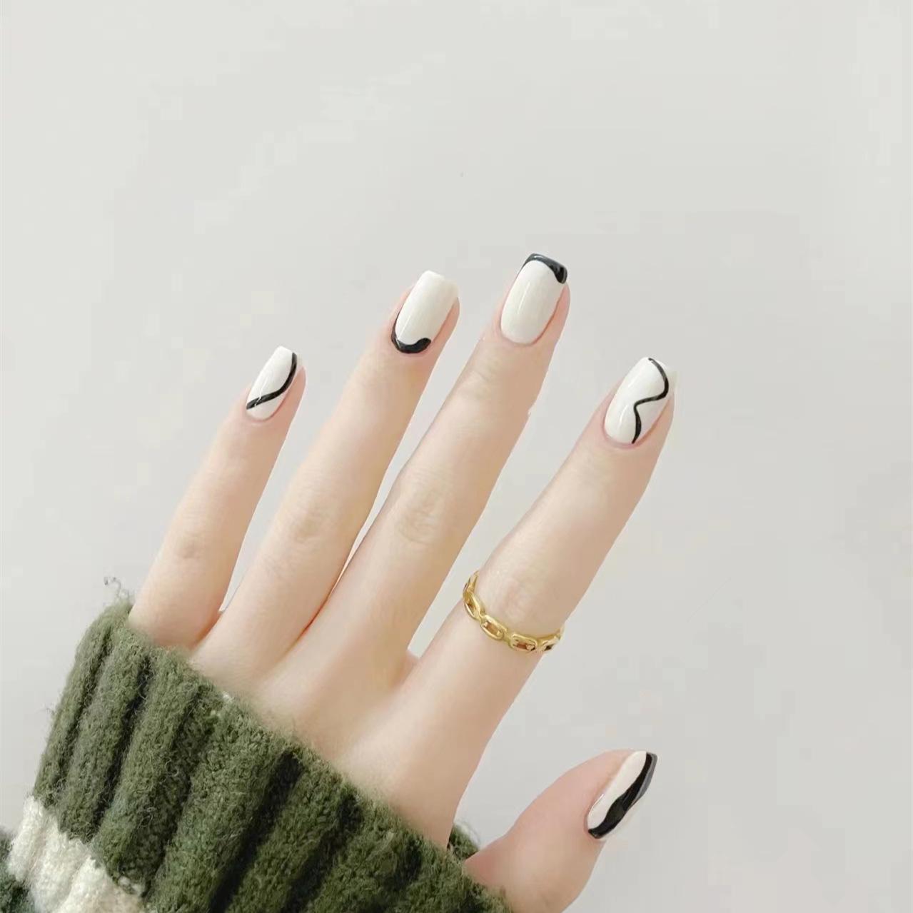 

C468 Simple Lines Wearable Black & White Nail Art Patches