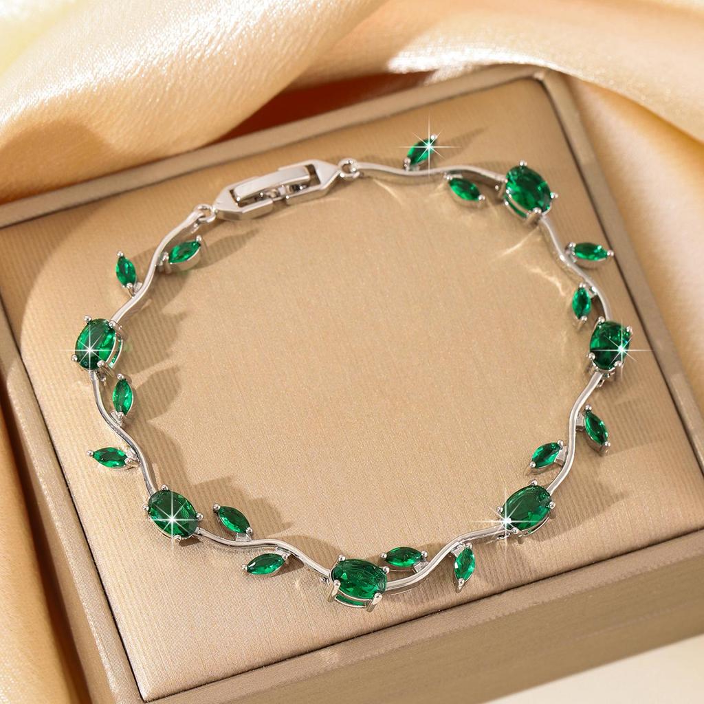 Bracelet Feuille Plaqué Or avec Incrustations de Zircon Hachuré et de Diamant