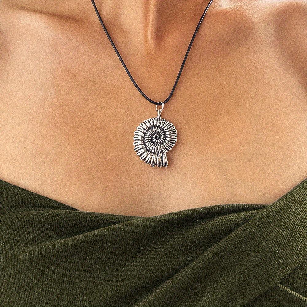 High-End Ocean Style Conch Pendant Clavicle Chain Spiral Necklace