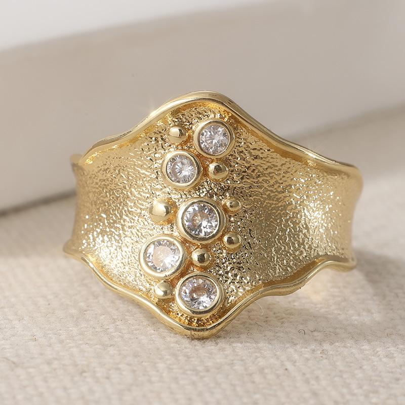 Vintage Gold Color Inlaid White CZ Women's Ring Geometry Daily Wear Party Jewelry