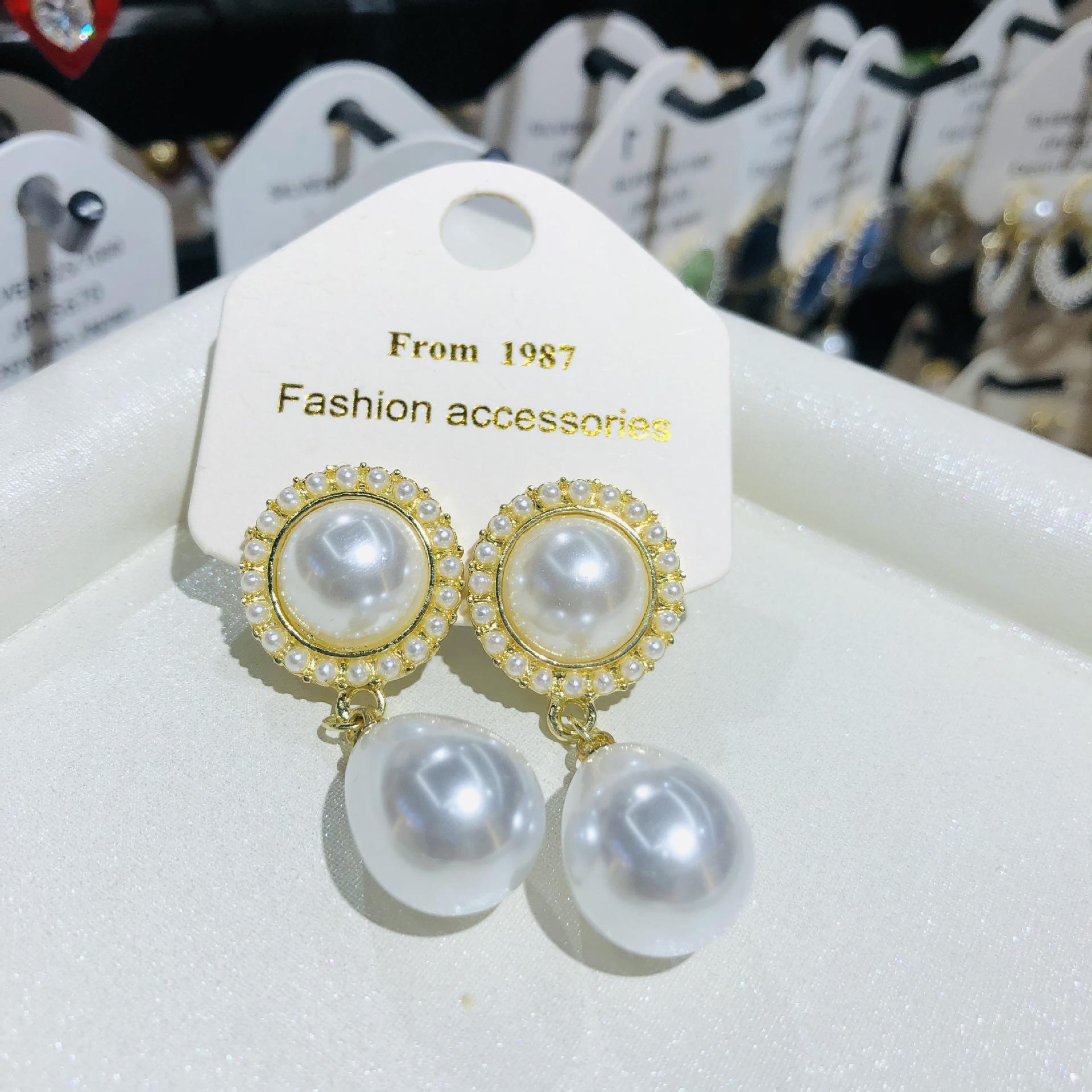 

Elegant Pearl Micro-Paved Diamond Stud Earrings S925 Sterling Silver for Women Courtly Artistic Retro Design Fashion Jewelry