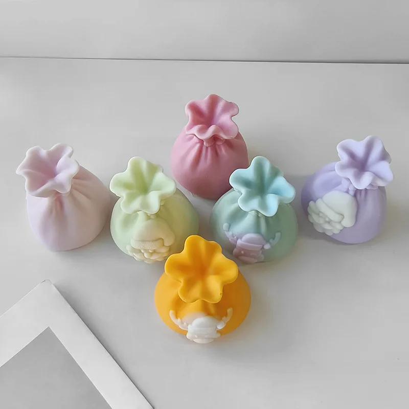 New Christmas Candle Gift Bag Mold DIY Aromatherapy Candle Christmas Decoration Plaster Ornament Grinding Tool