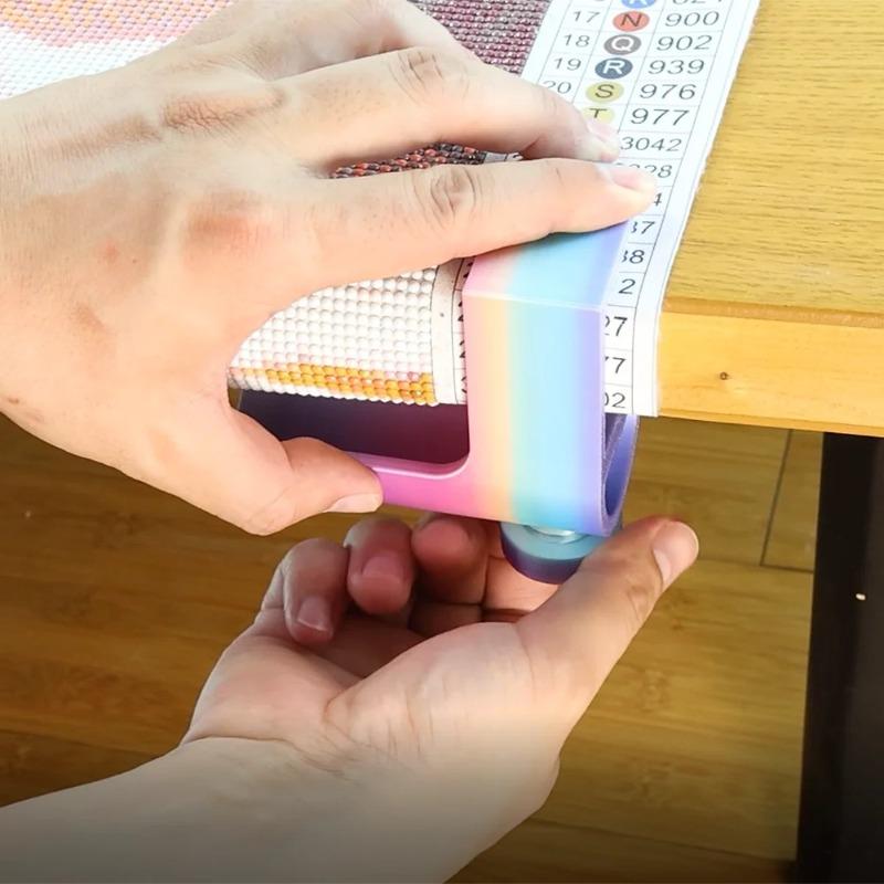 Diamond Painting Leinwandhalter Werkzeug - Scrollklemme & Rollenset, Verhindert Verrutschen, Geeignet für 4 cm dicke Tische