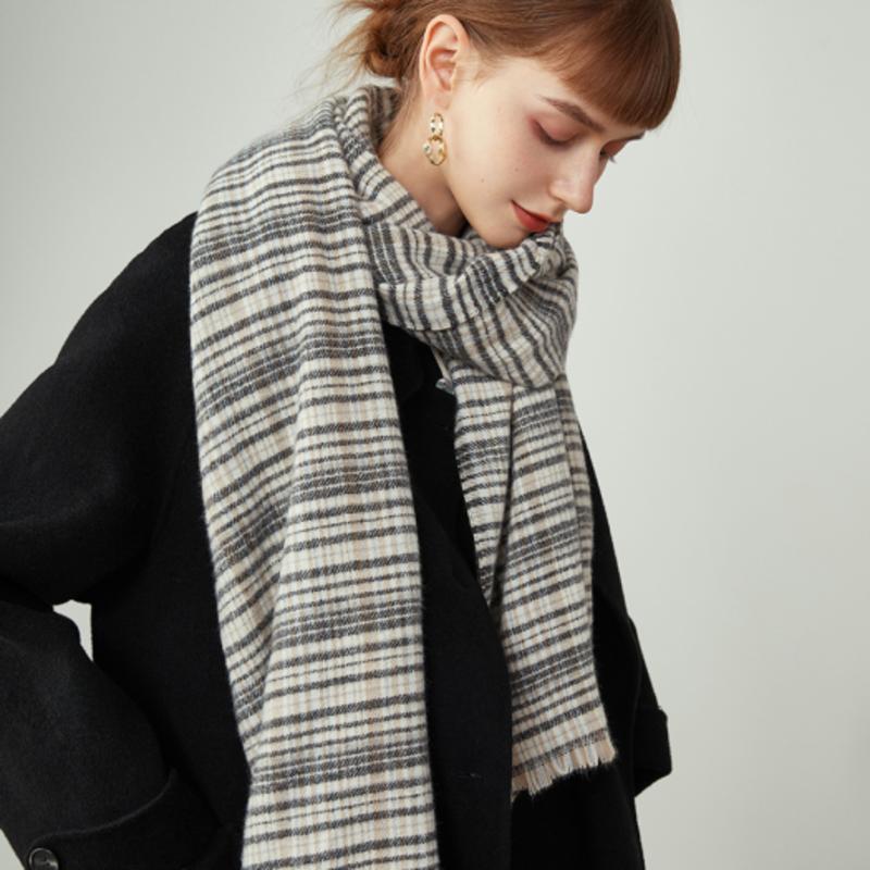 We’Dee Simple Wendy Check Muffler