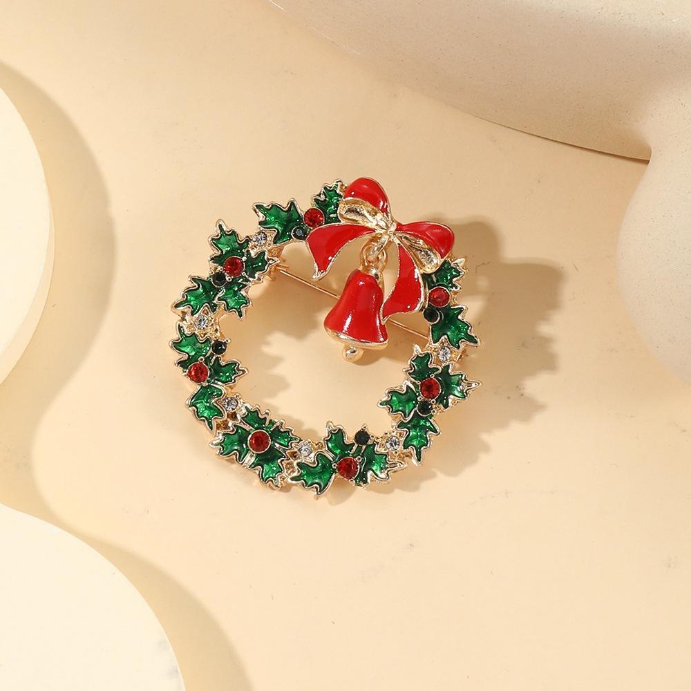 

Рождественская брошь Рождественская елка Снеговик Капля масла Значок Аксессуары Персонализированный мультяшный рождественский значок серии