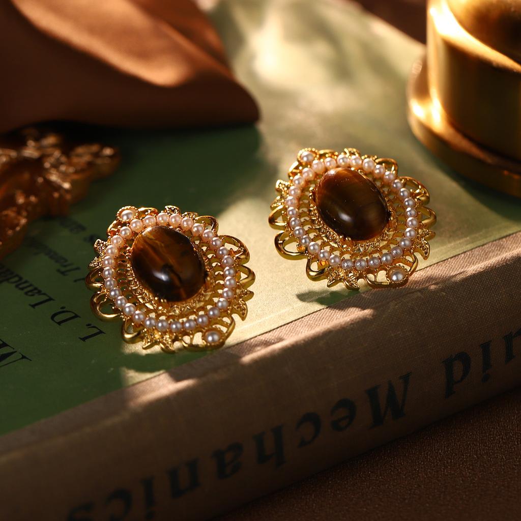 Court style medieval flower earrings retro niche exquisite temperament earrings pearl design versatile earrings