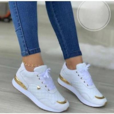 Übergrößen-Schnür-Sportschuhe sind ein neuer Bestseller für Damen-Freizeitbekleidung