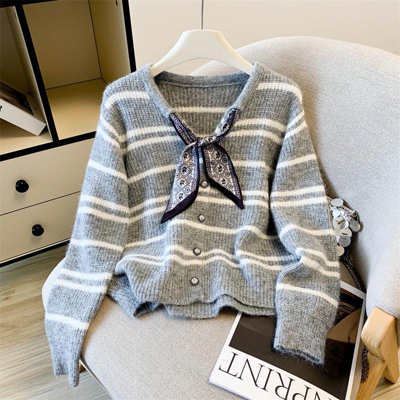 2026 Autumn/Winter V-neck Striped Knit Cardigan, Women's Loose Slimming Long Sleeve Sweater.