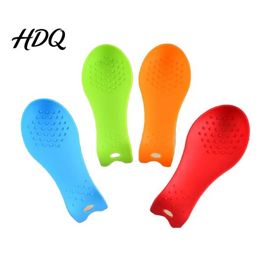 Kitchen Countertop Protector Silicone Spoon Rest for Countertop Heat Resistant Spatula Holder Ladle with Non-Slip Bump Design & Hanging Hole Modern