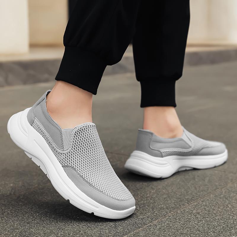 Slip-On Dad Shoes Non-Slip Breathable Soft Bottom Lightweight Large Size Casual Beijing Cloth Shoes for Men Comfortable