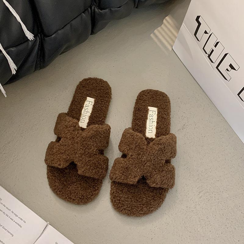 Flat-bottomed casual versatile fluffy slippers women's new autumn and winter fashion wear fluffy cotton slippers in 2025