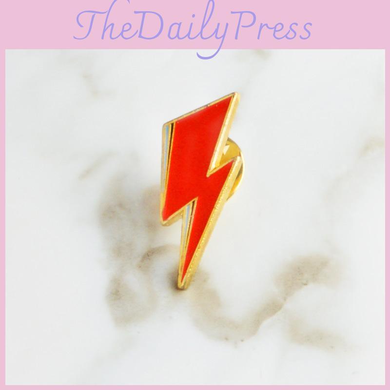 Fashionable Red Lightning Alloy Brooch Colorful Cartoon Design For Trendy Decorative Accessories